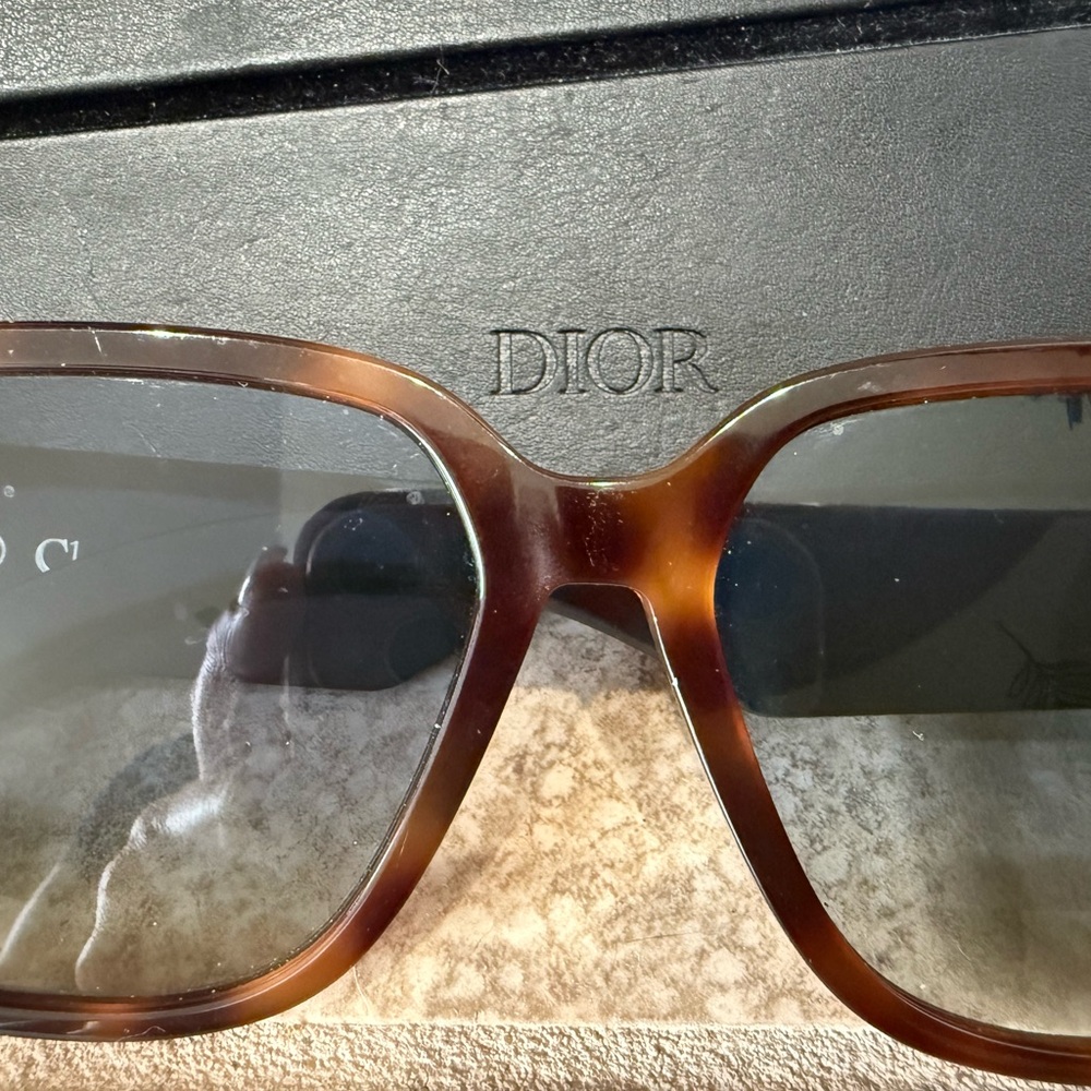 Dior Tortoiseshell Sunglasses with Dark Lenses - Picture 2 of 10